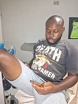 Snapshot of LaughRiotX chatting on 03/31/26, 04:18 LaughRiotX online show from 03/31/26, 04:18