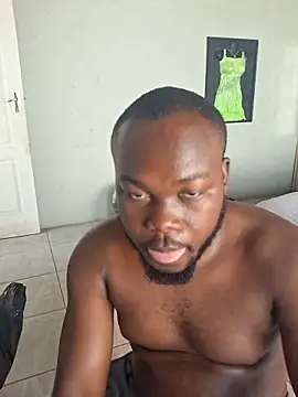 Snapshot of LaughRiotX chatting on 04/24/26, 09:01 LaughRiotX online show from 04/24/26, 09:01