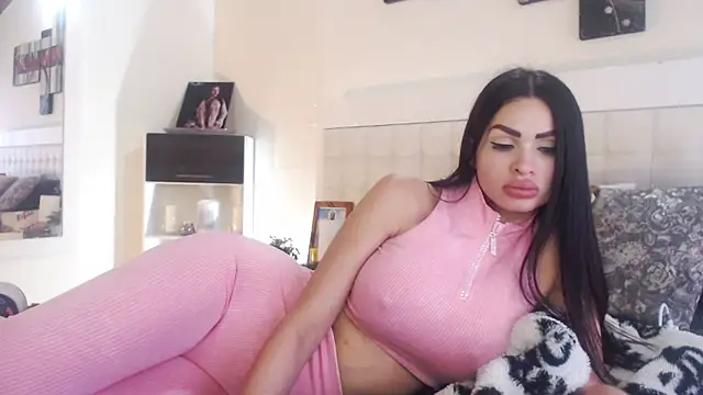 Snapshot of _Pamela_doll chatting on 02/20/25, 08:36  Pamela doll online show from 02/20/25, 08:36