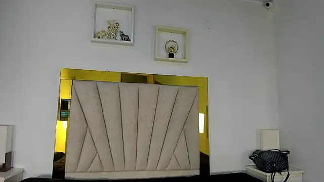 Snapshot of vahiolet_fuentes chatting on 02/05/26, 03:22 vahiolet fuentes online show from 02/05/26, 03:22