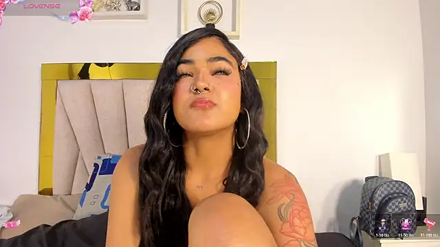 Snapshot of vahiolet_fuentes chatting on 02/20/26, 06:26 vahiolet fuentes online show from 02/20/26, 06:26