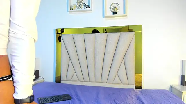 Snapshot of vahiolet_fuentes chatting on 03/28/26, 03:06 vahiolet fuentes online show from 03/28/26, 03:06