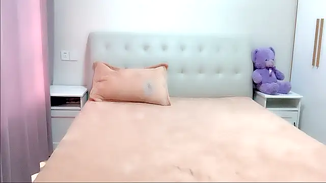 aisha123123 online show from 12/05/25, 02:20