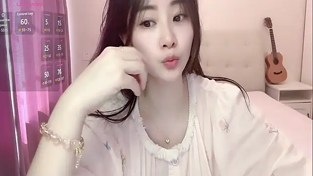 aisha123123 online show from 07/13/26, 01:41