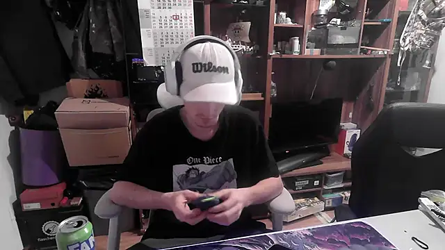 Snapshot of leon29leo chatting on 09/27/25, 06:51 leon29leo online show from 09/27/25, 06:51