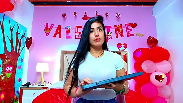 Miia harper  online show from 02/13/25, 03:18