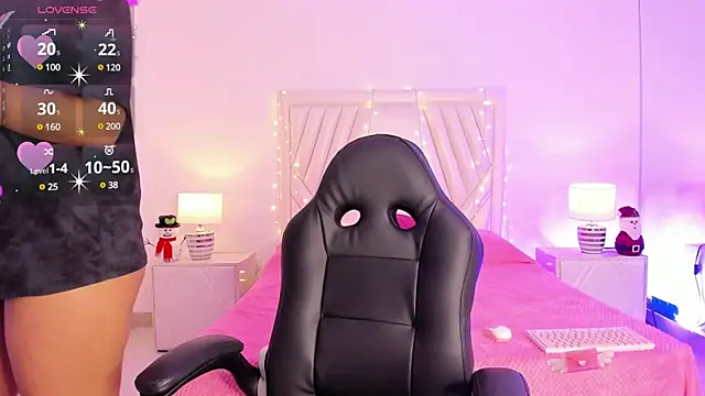 Snapshot of MavyStar chatting on 12/28/24, 11:41 MavyStar online show from 12/28/24, 11:41