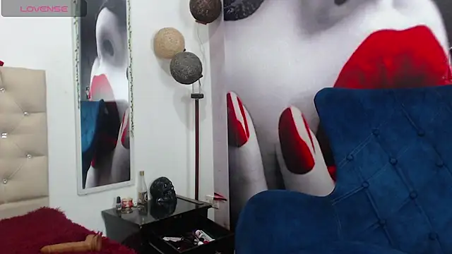 karenlennox1 online show from 12/13/24, 11:17