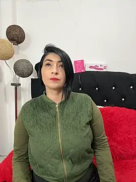 Snapshot of karenlennox1 chatting on 12/21/25, 12:29 karenlennox1 online show from 12/21/25, 12:29