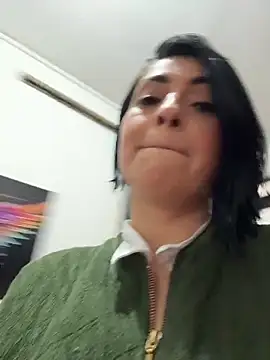 Snapshot of karenlennox1 chatting on 12/21/25, 09:55 karenlennox1 online show from 12/21/25, 09:55