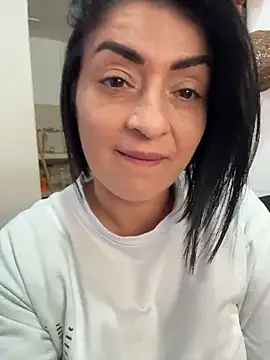 Snapshot of karenlennox1 chatting on 01/09/26, 09:27 karenlennox1 online show from 01/09/26, 09:27