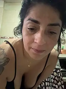 Snapshot of karenlennox1 chatting on 01/18/26, 07:50 karenlennox1 online show from 01/18/26, 07:50