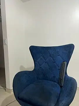 Snapshot of karenlennox1 chatting on 02/23/26, 01:14 karenlennox1 online show from 02/23/26, 01:14