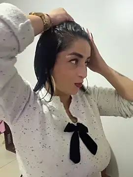 Snapshot of karenlennox1 chatting on 03/04/26, 12:05 karenlennox1 online show from 03/04/26, 12:05