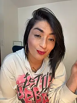 Snapshot of karenlennox1 chatting on 03/13/26, 10:05 karenlennox1 online show from 03/13/26, 10:05