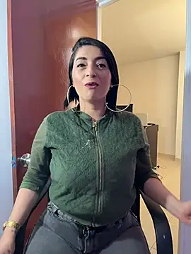 Snapshot of karenlennox1 chatting on 03/20/26, 10:47 karenlennox1 online show from 03/20/26, 10:47