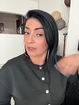 Snapshot of karenlennox1 chatting on 03/27/26, 10:09 karenlennox1 online show from 03/27/26, 10:09