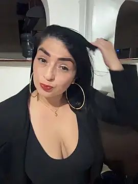 Snapshot of karenlennox1 chatting on 04/11/26, 11:53 karenlennox1 online show from 04/11/26, 11:53