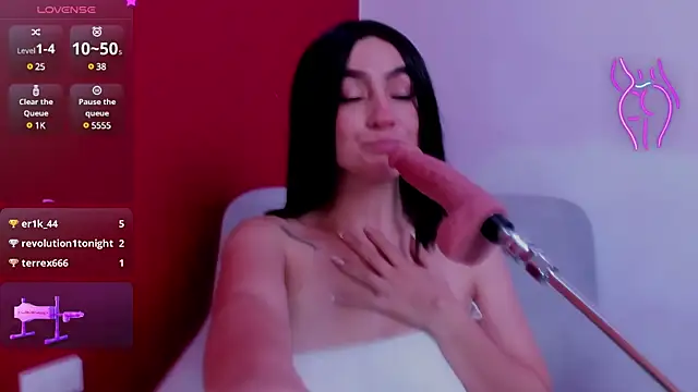 Kate bunny  online show from 03/18/25, 02:15