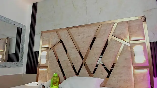 molly sweetee online show from 10/19/25, 01:39