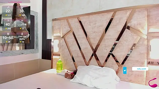 molly sweetee online show from 10/25/25, 01:46