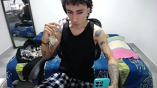 Snapshot of present_the_magic chatting on 03/12/26, 05:52 present the magic online show from 03/12/26, 05:52