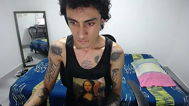 Snapshot of present_the_magic chatting on 03/24/26, 04:50 present the magic online show from 03/24/26, 04:50