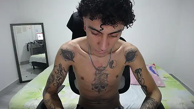 Snapshot of present_the_magic chatting on 03/30/26, 04:46 present the magic online show from 03/30/26, 04:46