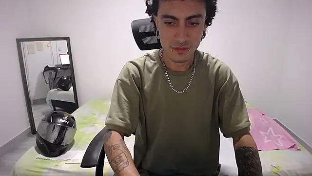 Snapshot of present_the_magic chatting on 03/31/26, 07:09 present the magic online show from 03/31/26, 07:09