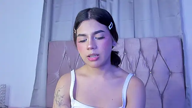 Snapshot of Ashley_piinkk_ chatting on 02/02/25, 08:02 Ashley piinkk  online show from 02/02/25, 08:02