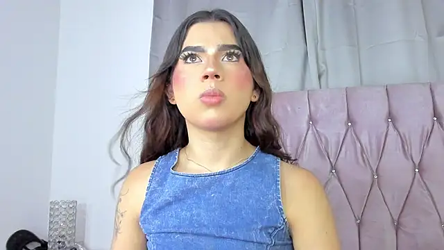 Snapshot of Ashley_piinkk_ chatting on 02/19/25, 05:16 Ashley piinkk  online show from 02/19/25, 05:16