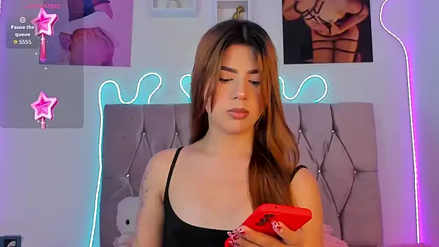 Snapshot of Ashley_piinkk_ chatting on 11/04/25, 12:04 Ashley piinkk online show from 11/04/25, 12:04