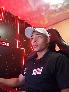 Snapshot of Jhonyblack_1 chatting on 12/18/25, 04:13 Jhonyblack 1 online show from 12/18/25, 04:13