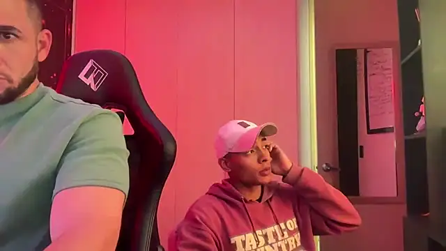 Snapshot of Jhonyblack_1 chatting on 12/20/25, 05:03 Jhonyblack 1 online show from 12/20/25, 05:03