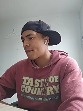 Snapshot of Jhonyblack_1 chatting on 04/16/26, 02:51 Jhonyblack 1 online show from 04/16/26, 02:51