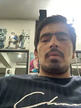 shivani0999 online show from 10/25/25, 11:29