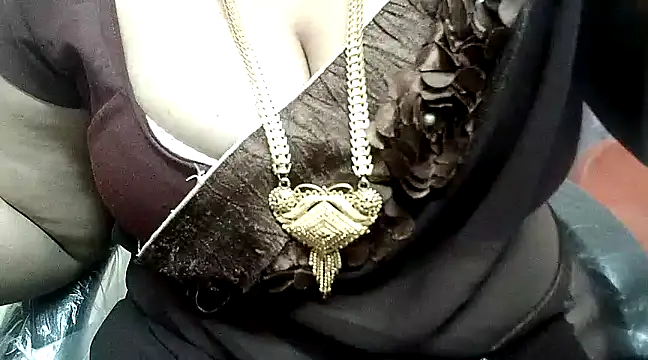 Snapshot of hot_pavitra chatting on 12/11/24, 05:48 hot pavitra online show from 12/11/24, 05:48