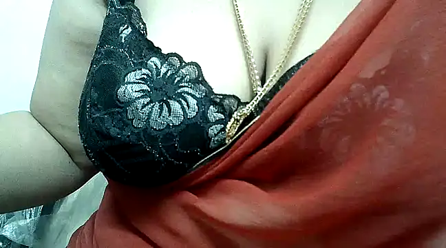 Snapshot of hot_pavitra chatting on 12/22/24, 11:41 hot pavitra online show from 12/22/24, 11:41