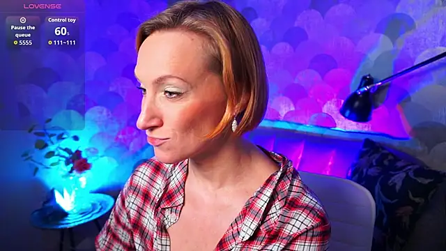 UmaTruewoman online show from 10/13/25, 05:51