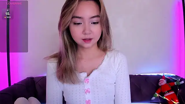 Snapshot of Fluffy_Rose chatting on 12/09/24, 01:51 Fluffy Rose online show from 12/09/24, 01:51