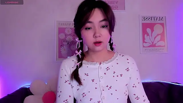 Snapshot of Fluffy_Rose chatting on 01/21/25, 02:00 Fluffy Rose online show from 01/21/25, 02:00