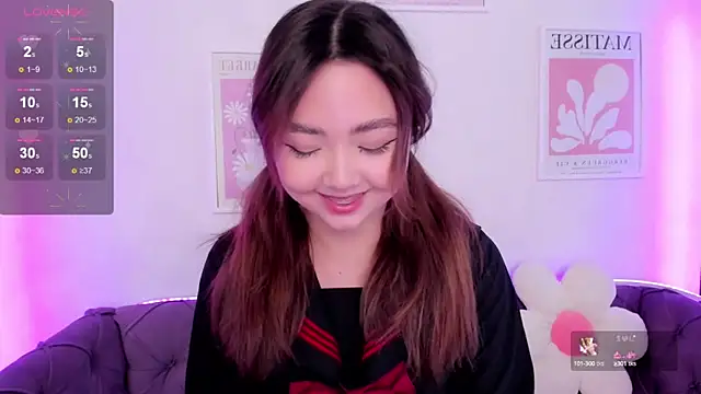 Snapshot of Fluffy_Rose chatting on 03/04/25, 08:24 Fluffy Rose online show from 03/04/25, 08:24