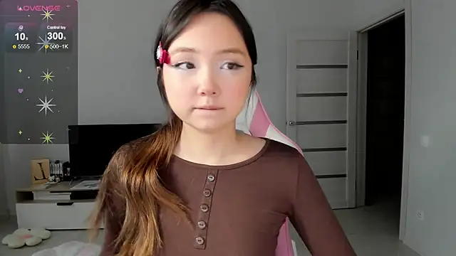 Snapshot of Fluffy_Rose chatting on 03/18/26, 10:18 Fluffy Rose online show from 03/18/26, 10:18