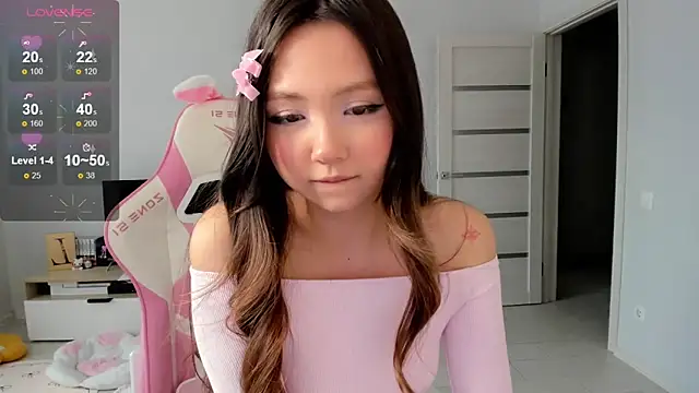 Snapshot of Fluffy_Rose chatting on 04/01/26, 09:32 Fluffy Rose online show from 04/01/26, 09:32