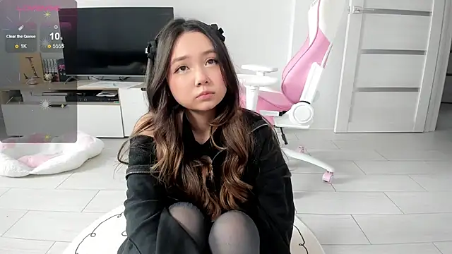 Snapshot of Fluffy_Rose chatting on 05/18/26, 03:13 Fluffy Rose online show from 05/18/26, 03:13
