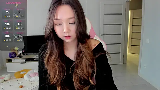 Snapshot of Fluffy_Rose chatting on 05/29/26, 02:42 Fluffy Rose online show from 05/29/26, 02:42