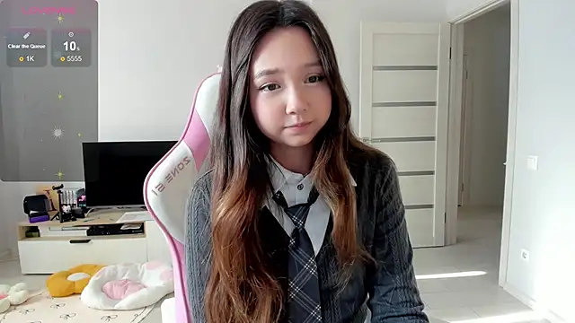 Snapshot of Fluffy_Rose chatting on 05/30/26, 01:03 Fluffy Rose online show from 05/30/26, 01:03