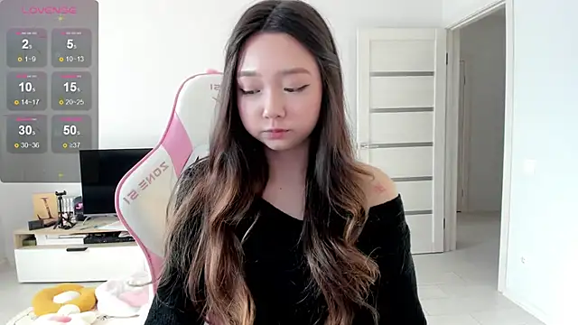 Snapshot of Fluffy_Rose chatting on 06/02/26, 12:45 Fluffy Rose online show from 06/02/26, 12:45