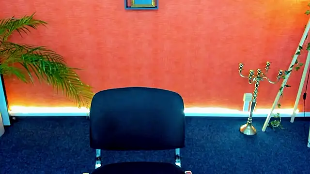 Snapshot of _Chaarming_ chatting on 12/02/24, 06:10 Chaarming online show from 12/02/24, 06:10