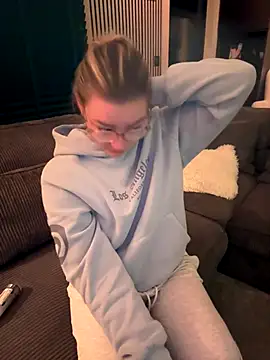 Snapshot of xX_HotCouple_Xx chatting on 11/16/25, 06:46 xX HotCouple Xx online show from 11/16/25, 06:46